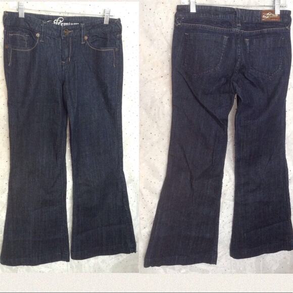 YMI PREMIUM FLARE Dark Rinse Jeans Size 7 y2k - Picture 1 of 8